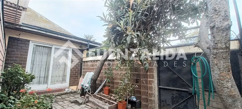 Sitio en venta en La Reina 918 m2.