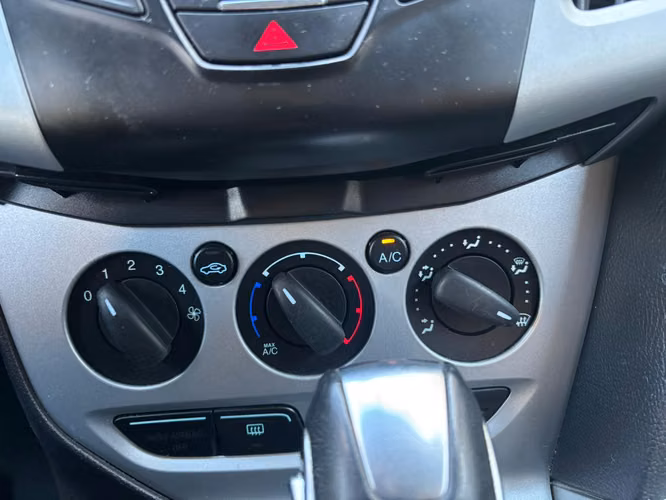 2014 Ford Focus 2.0 SE 4X2 MT 4P
