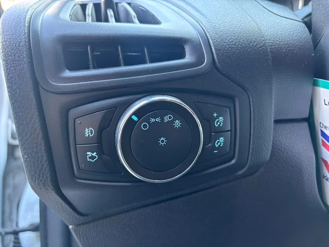2014 Ford Focus 2.0 SE 4X2 MT 4P