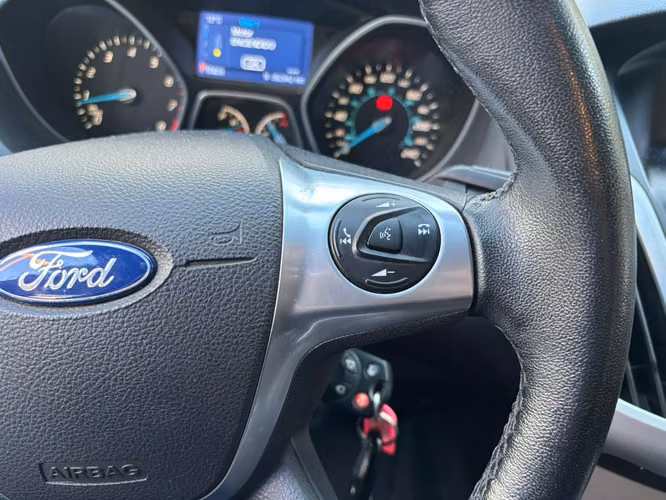 2014 Ford Focus 2.0 SE 4X2 MT 4P
