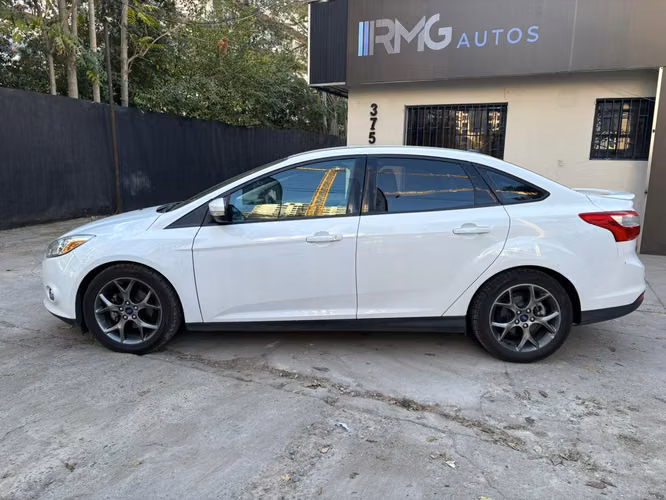 2014 Ford Focus 2.0 SE 4X2 MT 4P