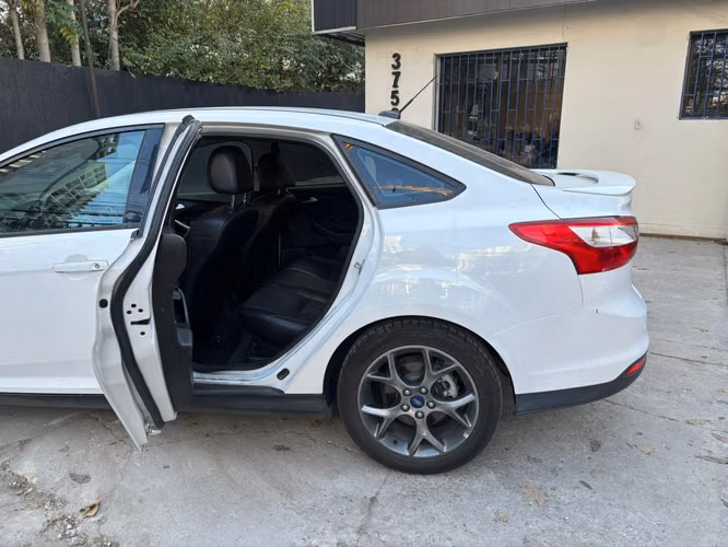 2014 Ford Focus 2.0 SE 4X2 MT 4P