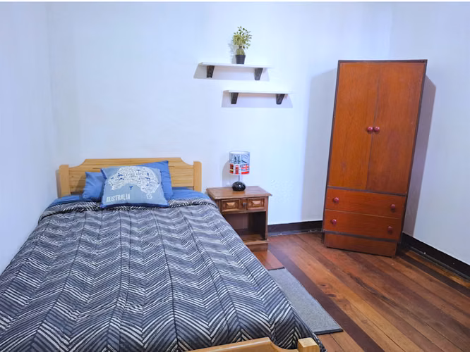Habitación Amoblada para Hombre - Centro Valpo (Sin Garantía)