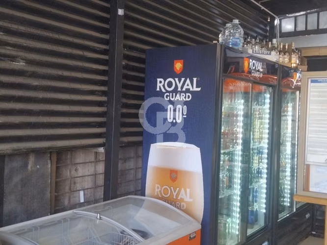 Gran local comercial con Patente de alcohol - Imagen 4