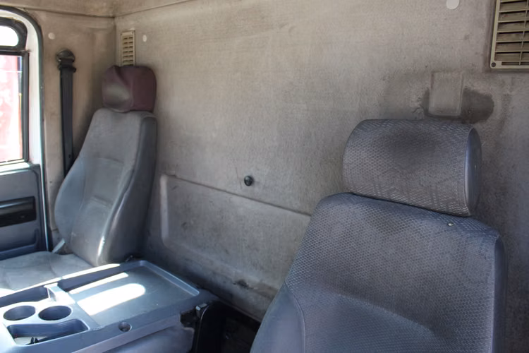 FORD CARGO 2429 AÑO 2013 6X2 FURGON 7.50m LARGO