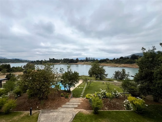 Departamento en venta 4 dorm. 2 Baños frente a Lago Colbún
