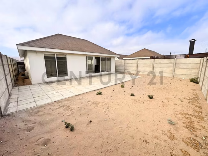 Se arrienda casa nueva en sector de Serena Golf
