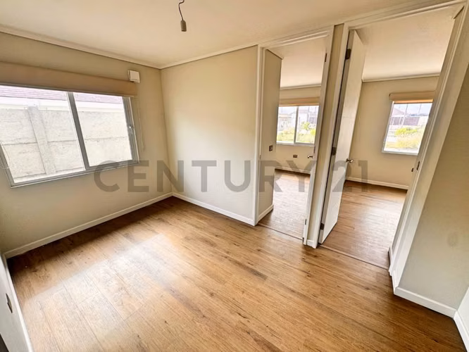 Se arrienda casa nueva en sector de Serena Golf