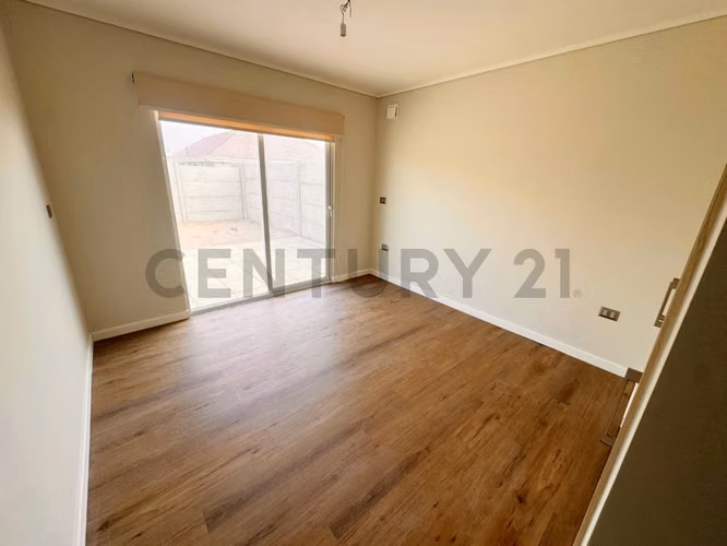 Se arrienda casa nueva en sector de Serena Golf