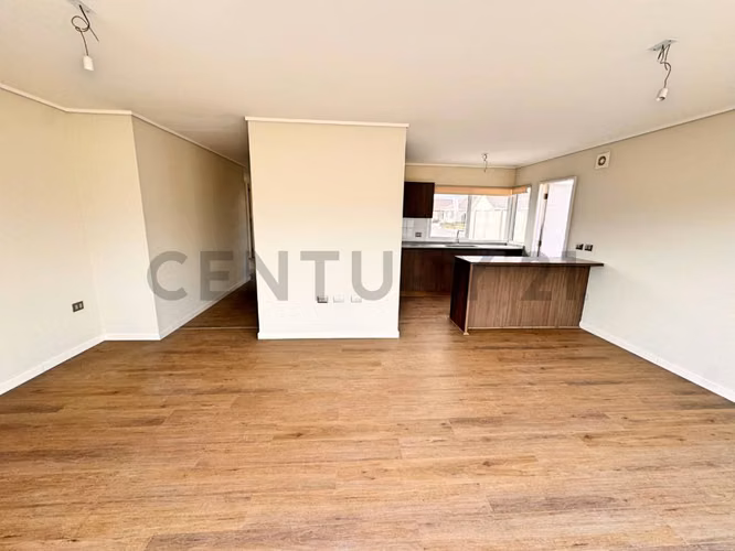 Se arrienda casa nueva en sector de Serena Golf