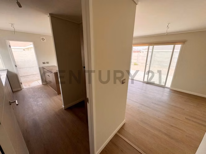 Se arrienda casa nueva en sector de Serena Golf
