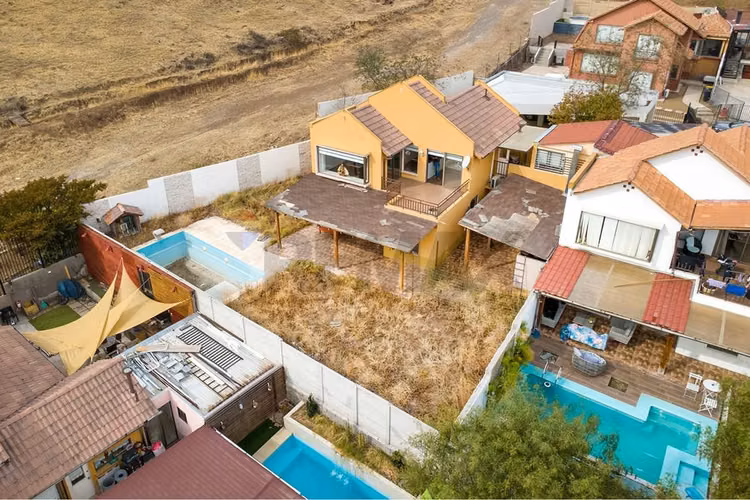 Casa ciudad de los valles 234 mts útiles 4d +4b