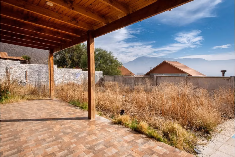 Casa ciudad de los valles 234 mts útiles 4d +4b