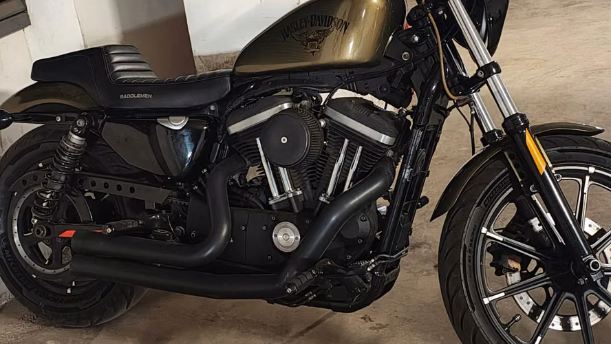 Hermosa Harley Davidson Iron 883