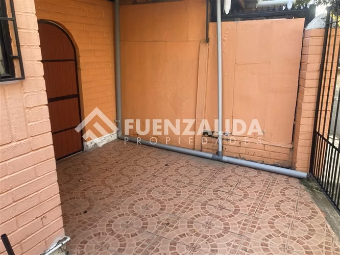 Casa venta de 2 dorm. 1 Baño, patio en La Florida