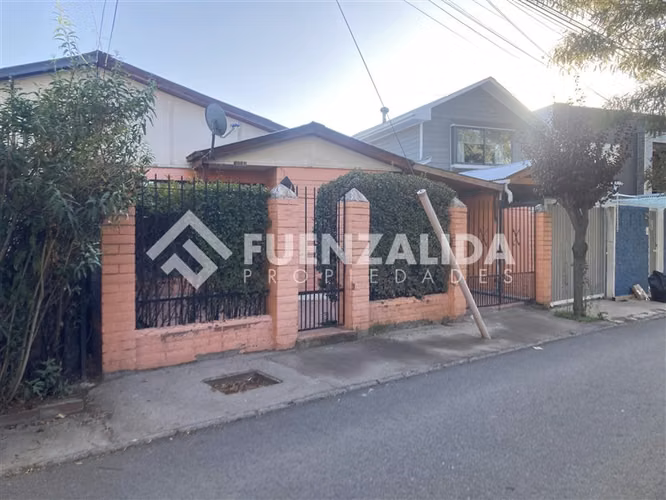 Casa venta de 2 dorm. 1 Baño, patio en La Florida