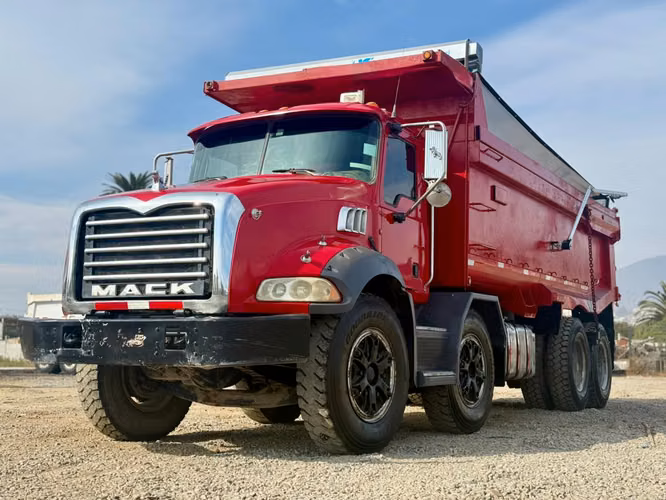 2014 Camión Mack GU813 Granite 8x4 Tolva 20m3 Autoencarpe Eléctrico
