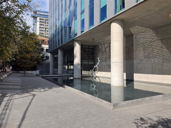 Oficina Habilitada en Arriendo Edificio Plaza Bucarest