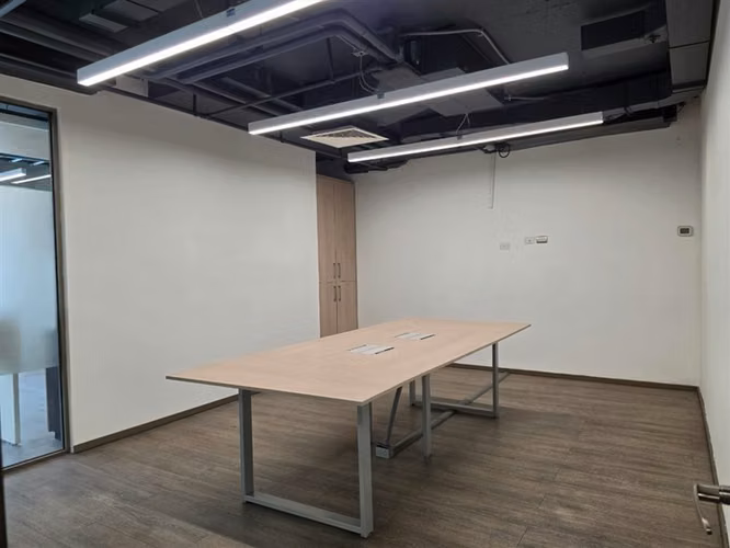 Oficina Habilitada en Arriendo Edificio Plaza Bucarest
