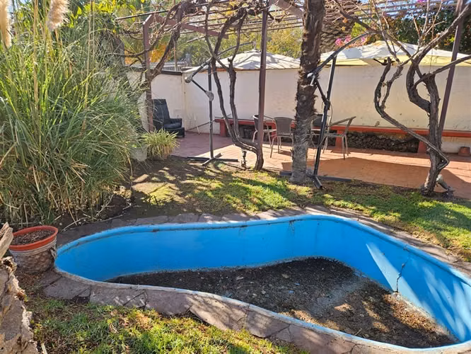 Casa en venta de 5 dorm. en La Reina