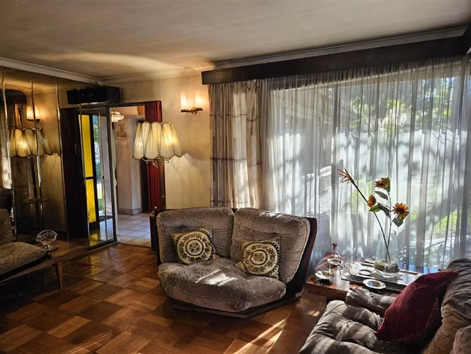 Casa en venta de 5 dorm. en La Reina