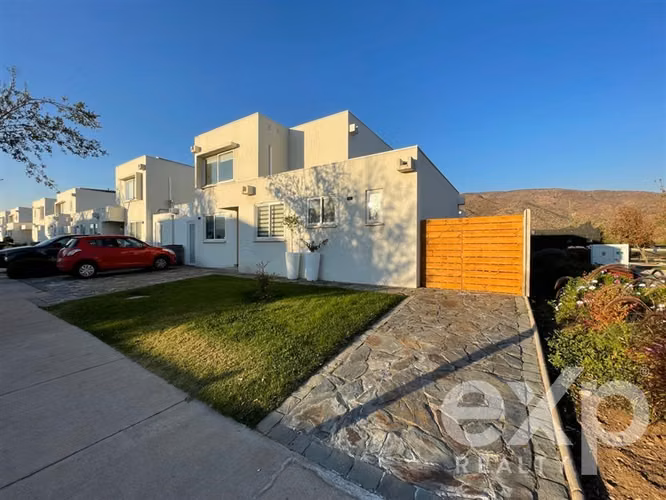 Casa en venta de 4 Dormit 3 baños a PRECIO FIJO, Chicureo