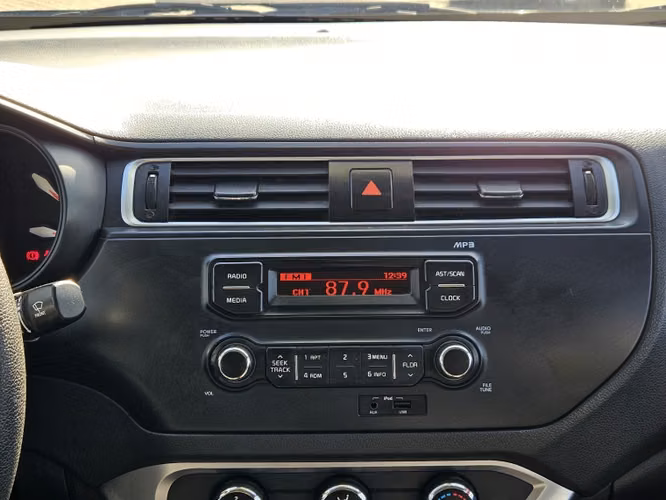 Kia Rio 4 Ex Mt 1.4 2015