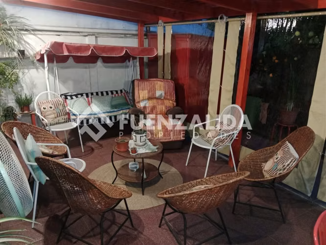 Casa en venta de 3 dorm. en La Florida