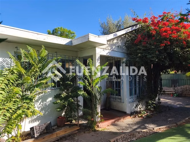 PLUSVALIA Casa en venta de 3 dorm. en Las Condes