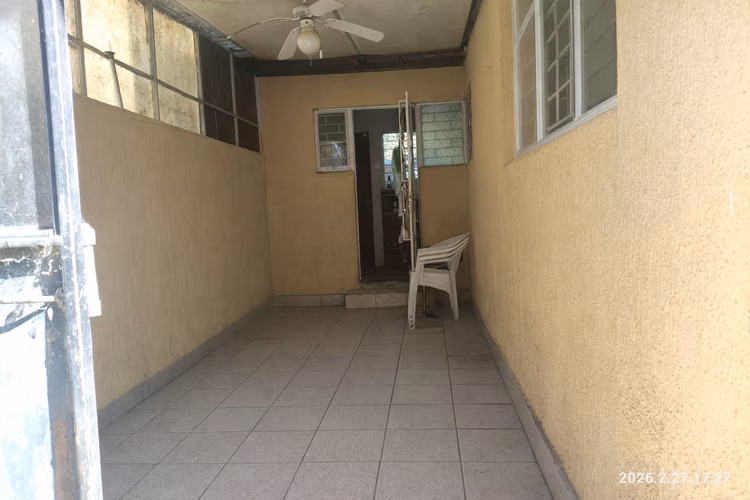Casa bien ubicada, a pasos del Metro, comoda y en un barrio tranquilo