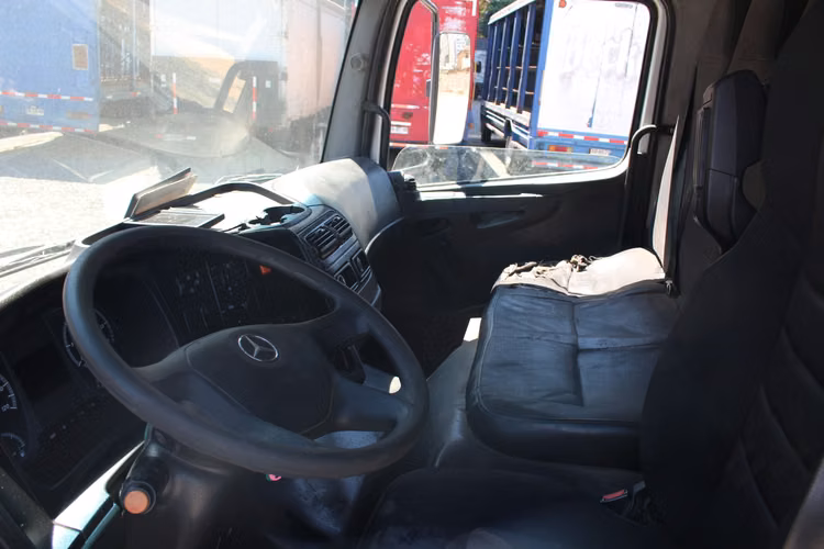 Mercedes Atego 1726 año 2020 AT 89.000 Kms Carroceria Bebidas Cortinas Metalicas