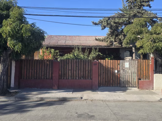 CASA EN SECTOR MUY TRANQUILO SAN BERNARDO: 84 M2 C / 210 M2 T