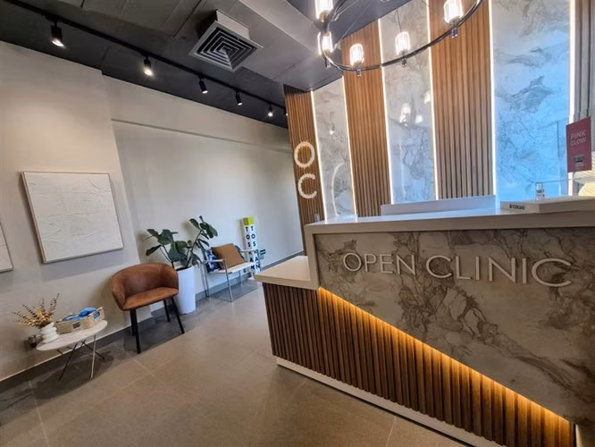 Oficina profesional venta con estacionamiento en Las Condes