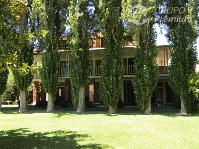 Venta Parcela de 7,3 has. 4 casas-Piscina, en Pintue - Paine
