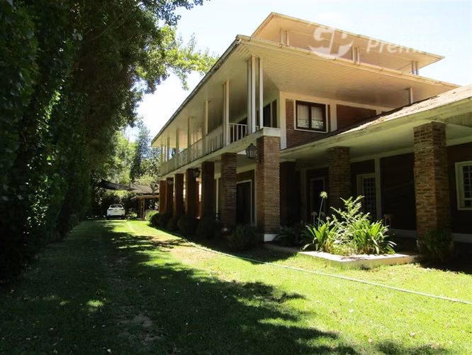 Venta Parcela de 7,3 has. 4 casas-Piscina, en Pintue - Paine