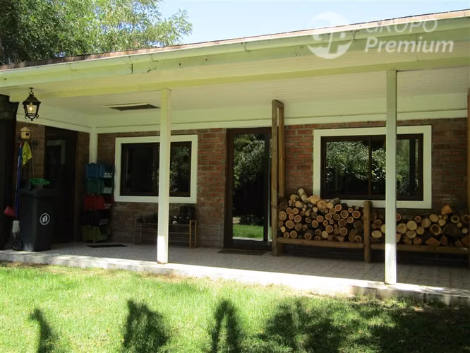 Venta Parcela de 7,3 has. 4 casas-Piscina, en Pintue - Paine