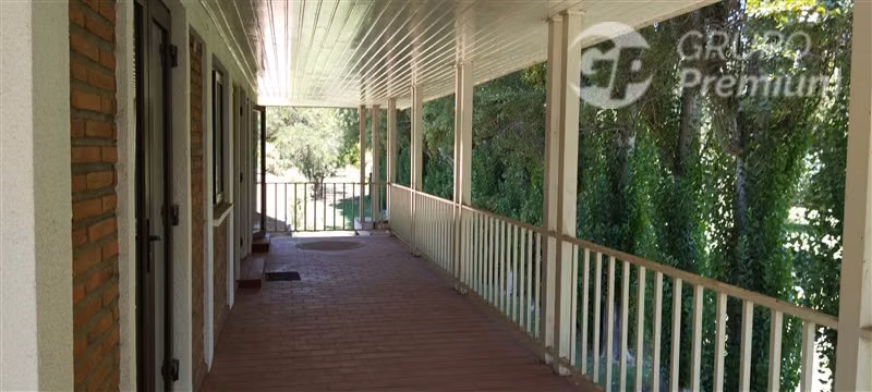 Venta Parcela de 7,3 has. 4 casas-Piscina, en Pintue - Paine