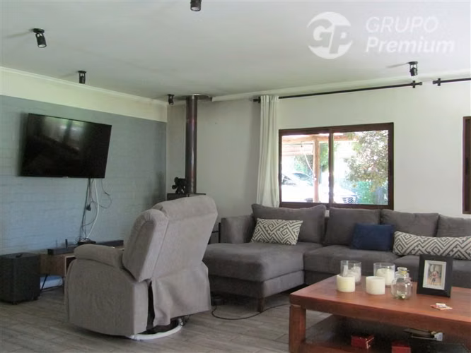 Venta Parcela de 7,3 has. 4 casas-Piscina, en Pintue - Paine
