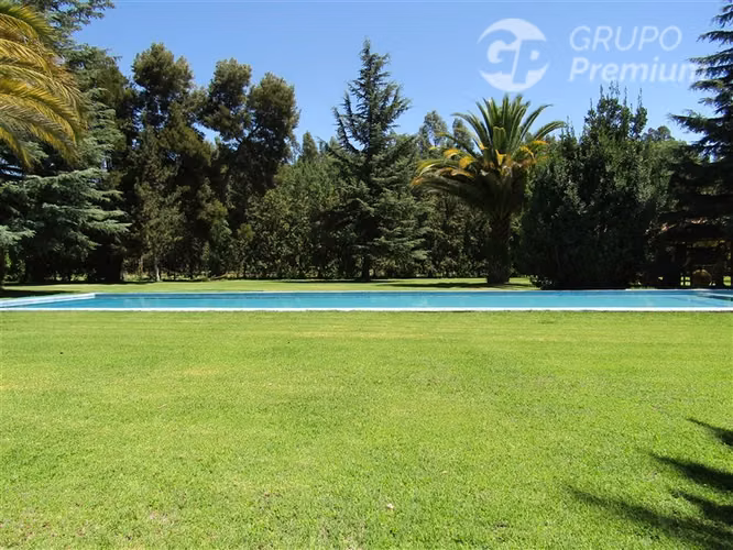 Venta Parcela de 7,3 has. 4 casas-Piscina, en Pintue - Paine