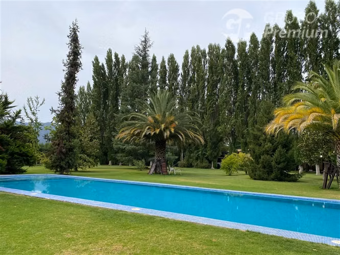 Venta Parcela de 7,3 has. 4 casas-Piscina, en Pintue - Paine