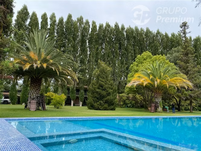 Venta Parcela de 7,3 has. 4 casas-Piscina, en Pintue - Paine