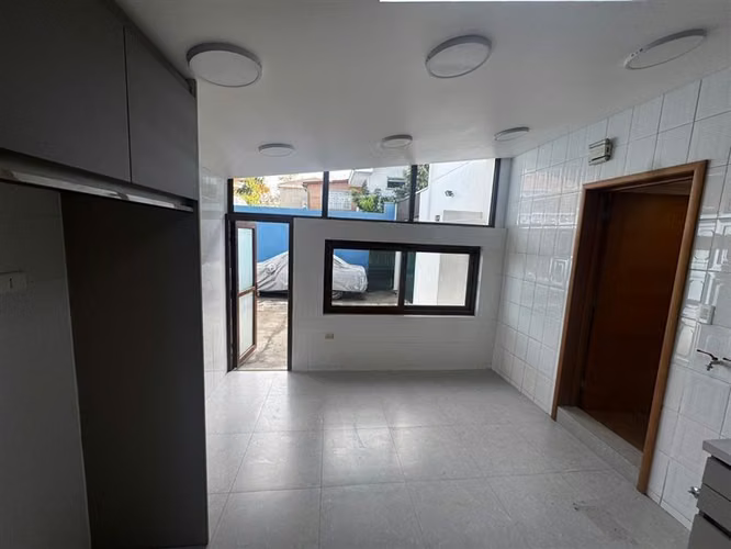 Casa en venta REMODELADA a pasos del hosp3 dorm. en Chillán