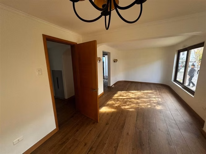 Casa en venta REMODELADA a pasos del hosp3 dorm. en Chillán