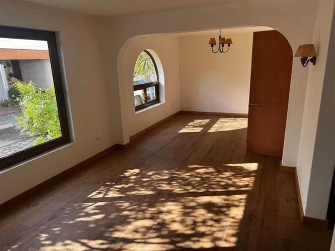 Casa en venta REMODELADA a pasos del hosp3 dorm. en Chillán