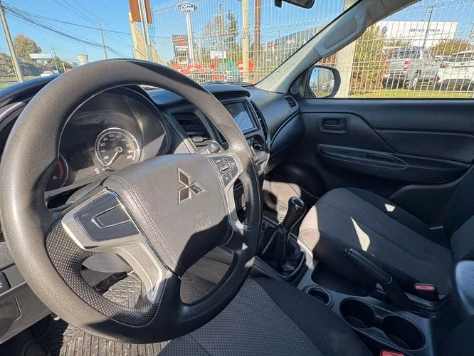 MITSUBISHI L200 2023