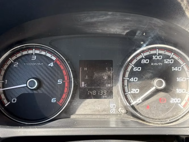 MITSUBISHI L200 2023