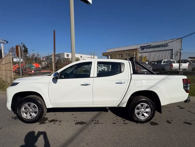 MITSUBISHI L200 2023