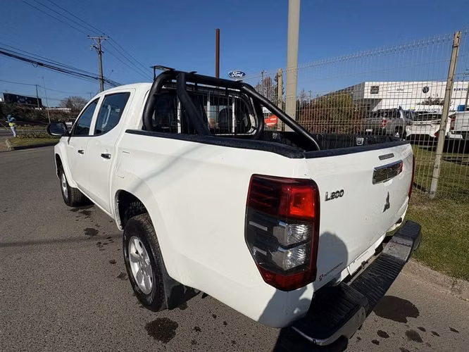 MITSUBISHI L200 2023