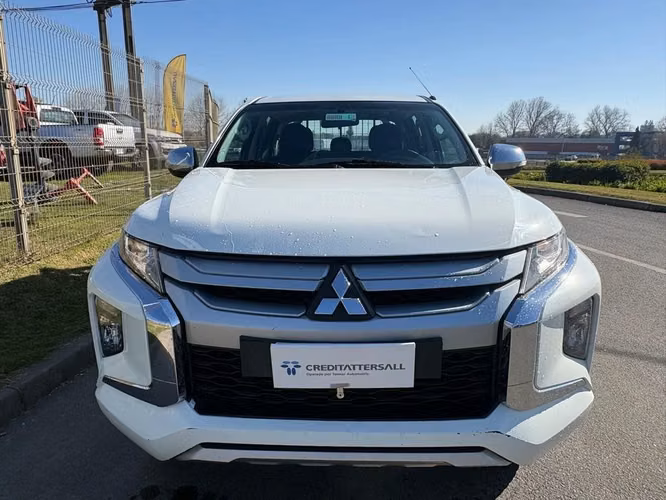 MITSUBISHI L200 2023