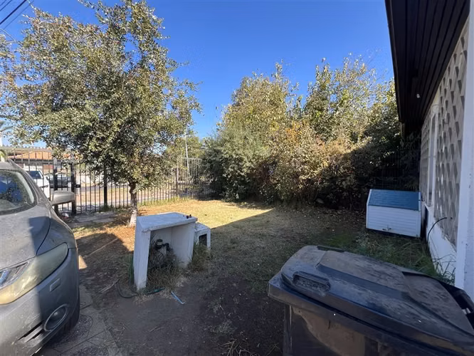 Casa en arriendo de un piso 4dorm 3baños .4 estacLa Reina